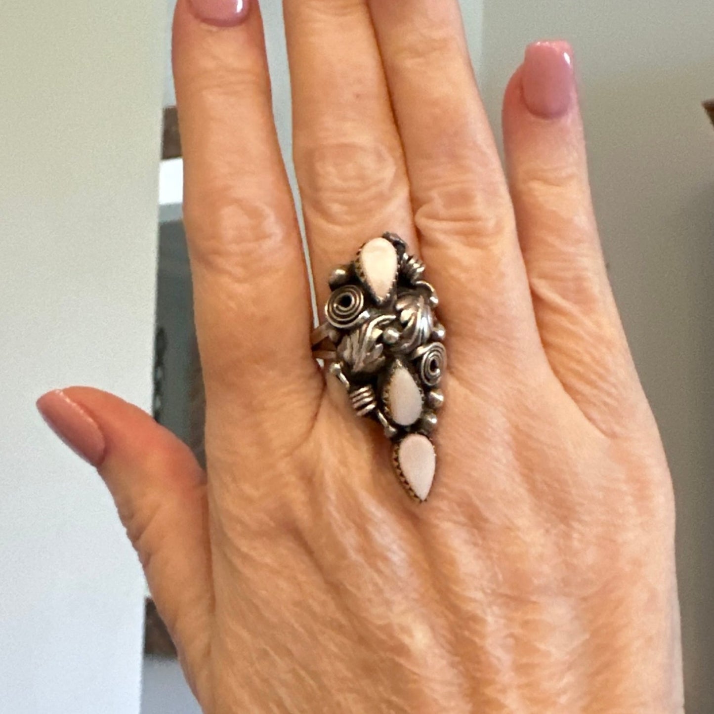 Vintage Native American Long Mother Of Pearl Ring Size 8