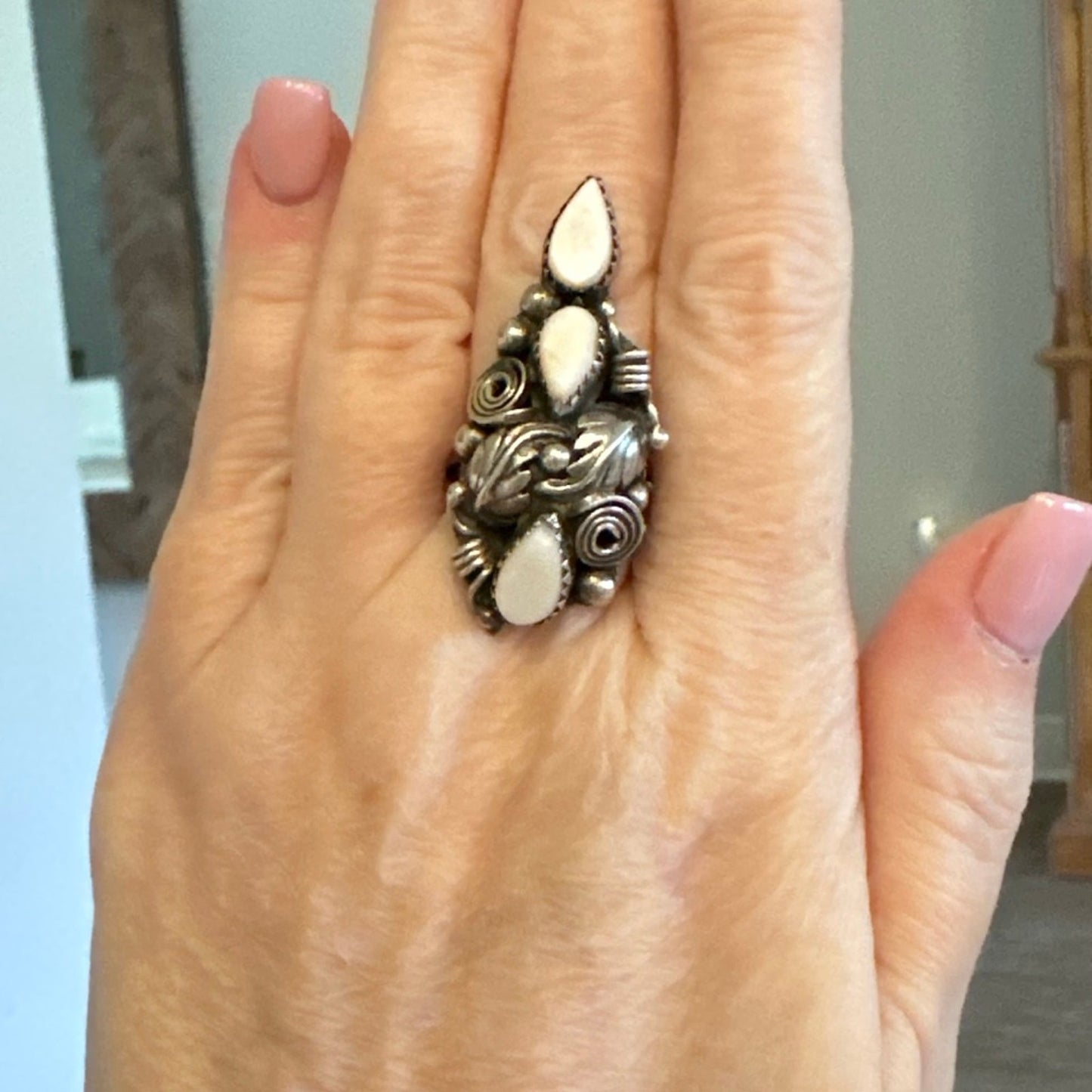Vintage Native American Long Mother Of Pearl Ring Size 8