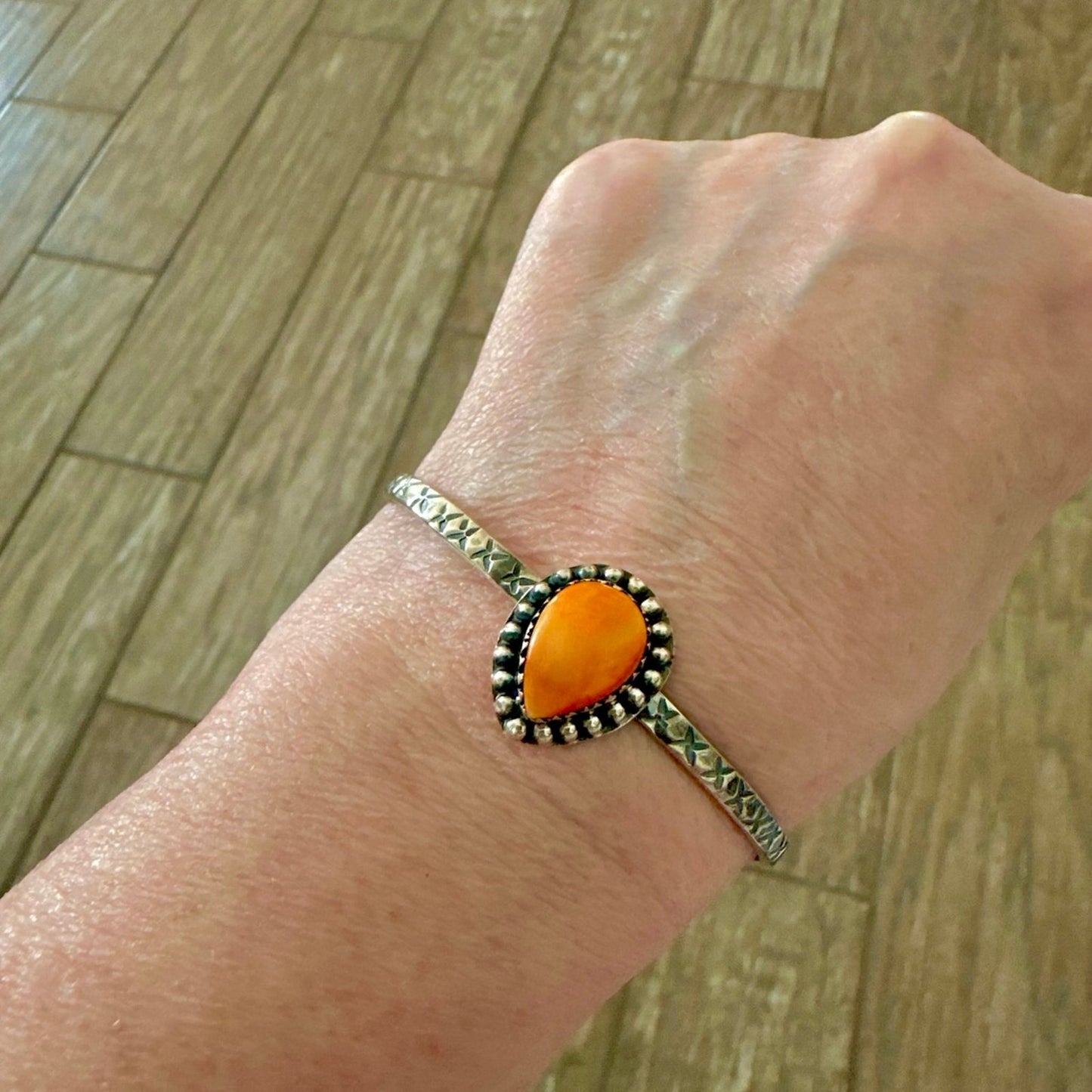 Spiny oyster Pear Shaped Sawtooth Southwestern Cuff Bracelet Adjustable