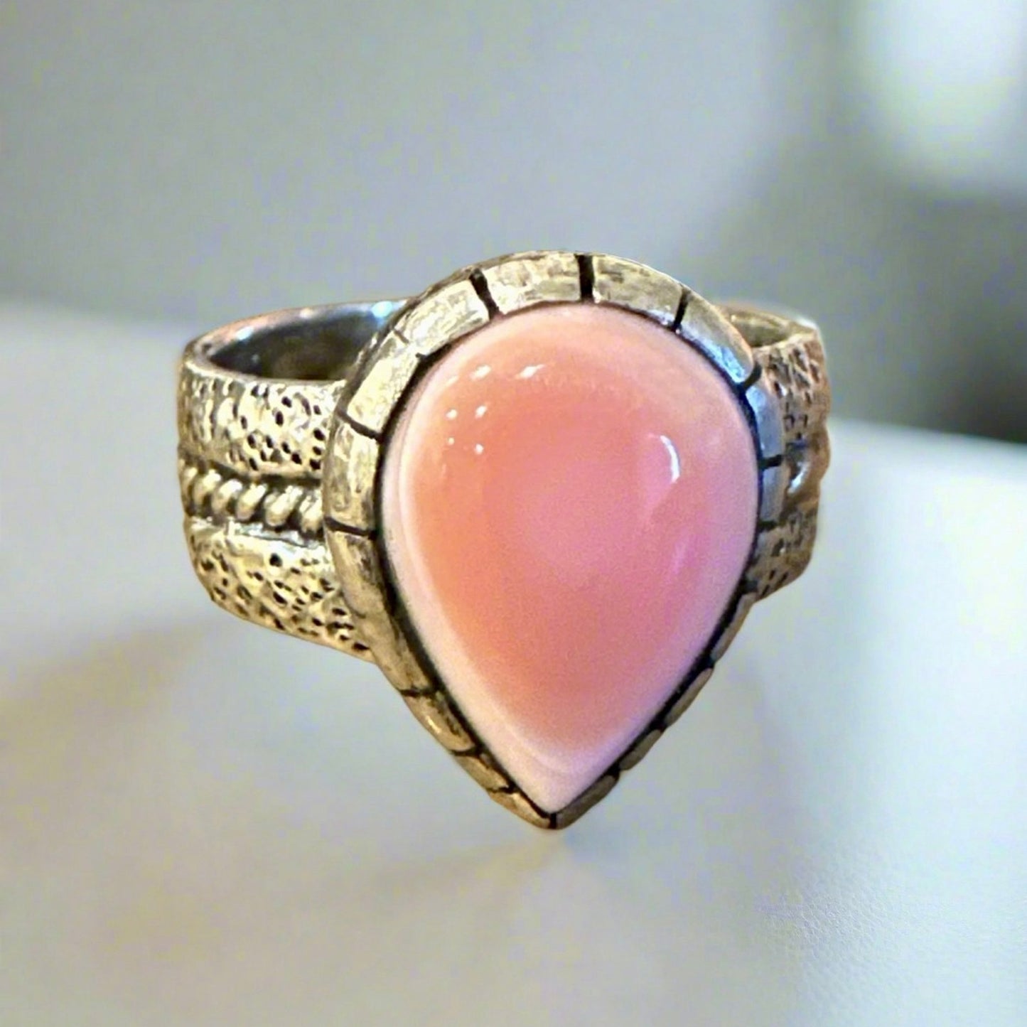 Teardrop Pink Conch Thick Band .925 Sterling Silver Ring Size 8