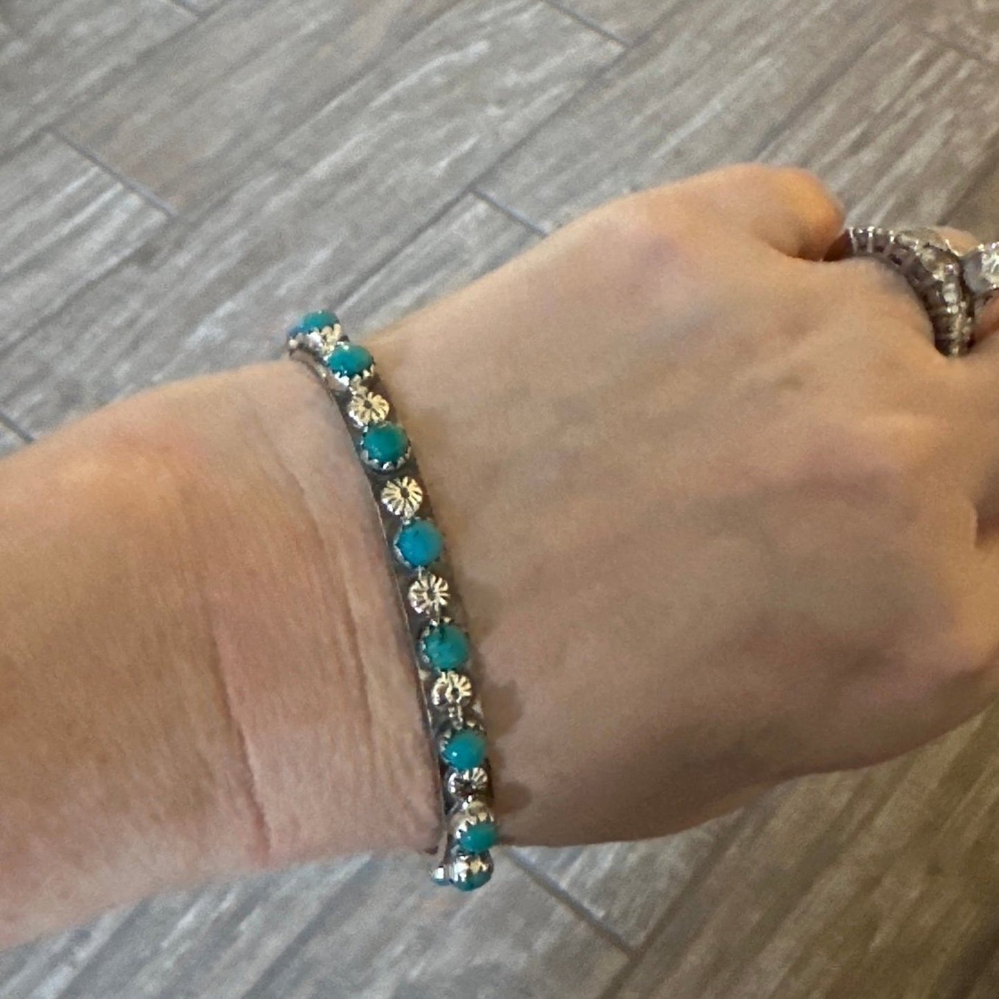 Kingman Turquoise 12 Stone Southwestern Bangle Bracelet Adjustable 6-9”