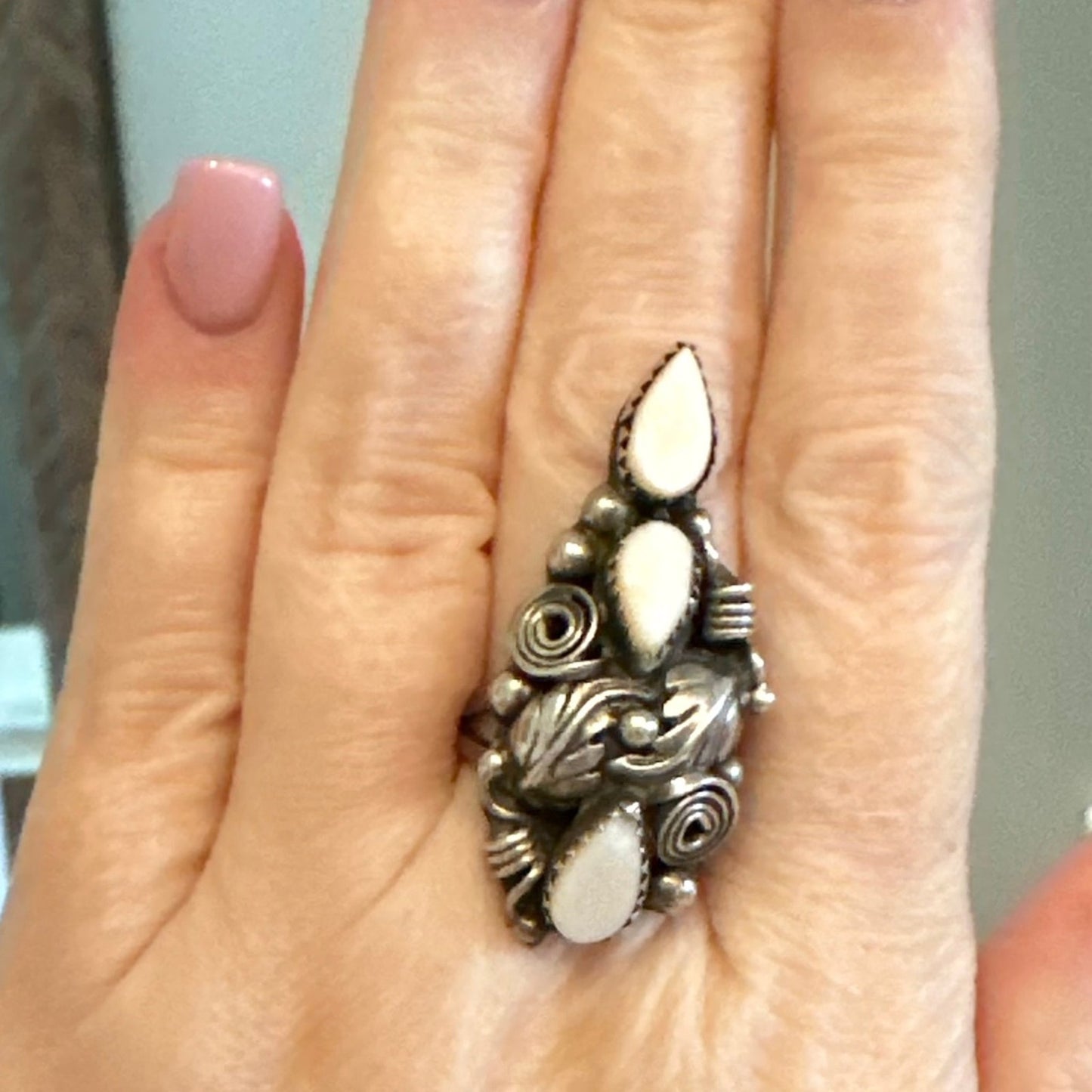 Vintage Native American Long Mother Of Pearl Ring Size 8