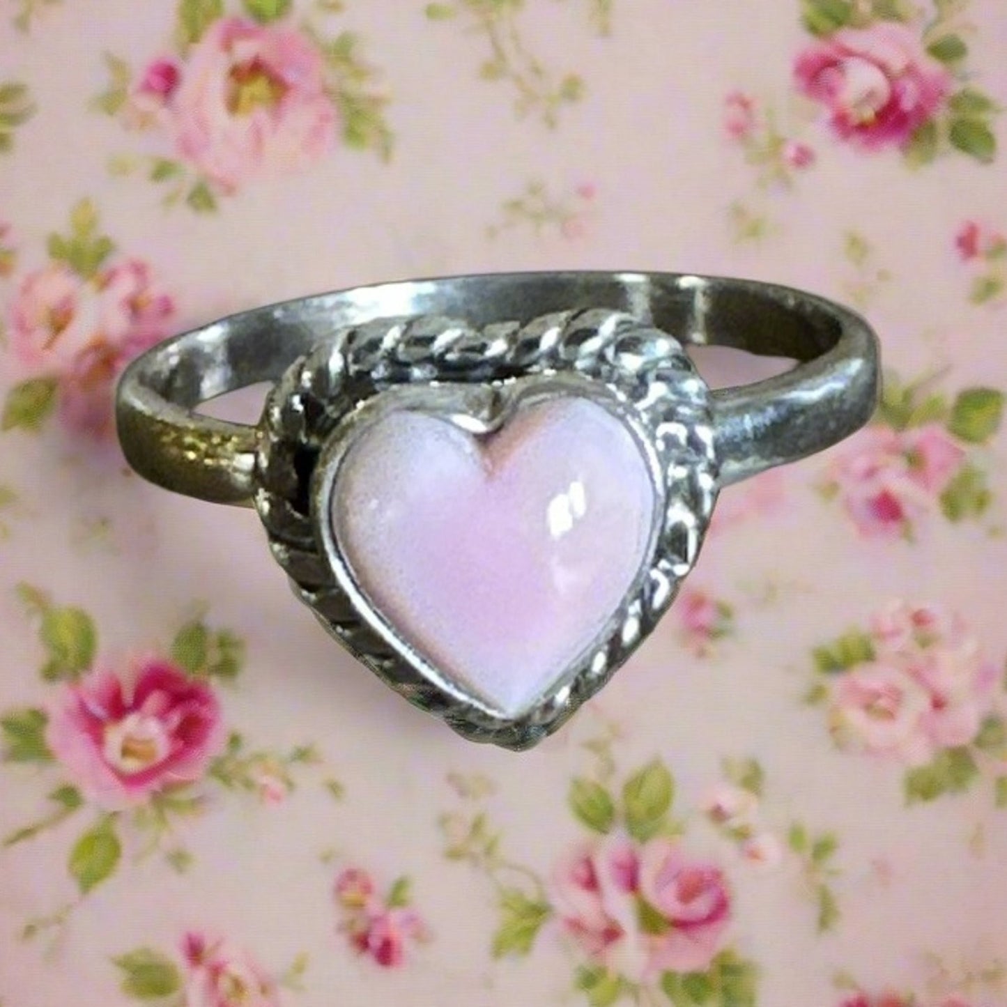 Pink Conch Heart Shaped 925 Sterling Silver Ring Size 10