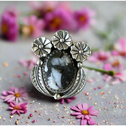 White Buffalo Floral & Leaf Motif Oval Silver Ring S 8