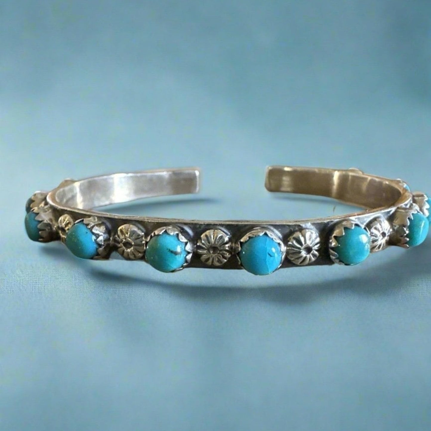 Kingman Turquoise 12 Stone Southwestern Bangle Bracelet Adjustable 6-9”