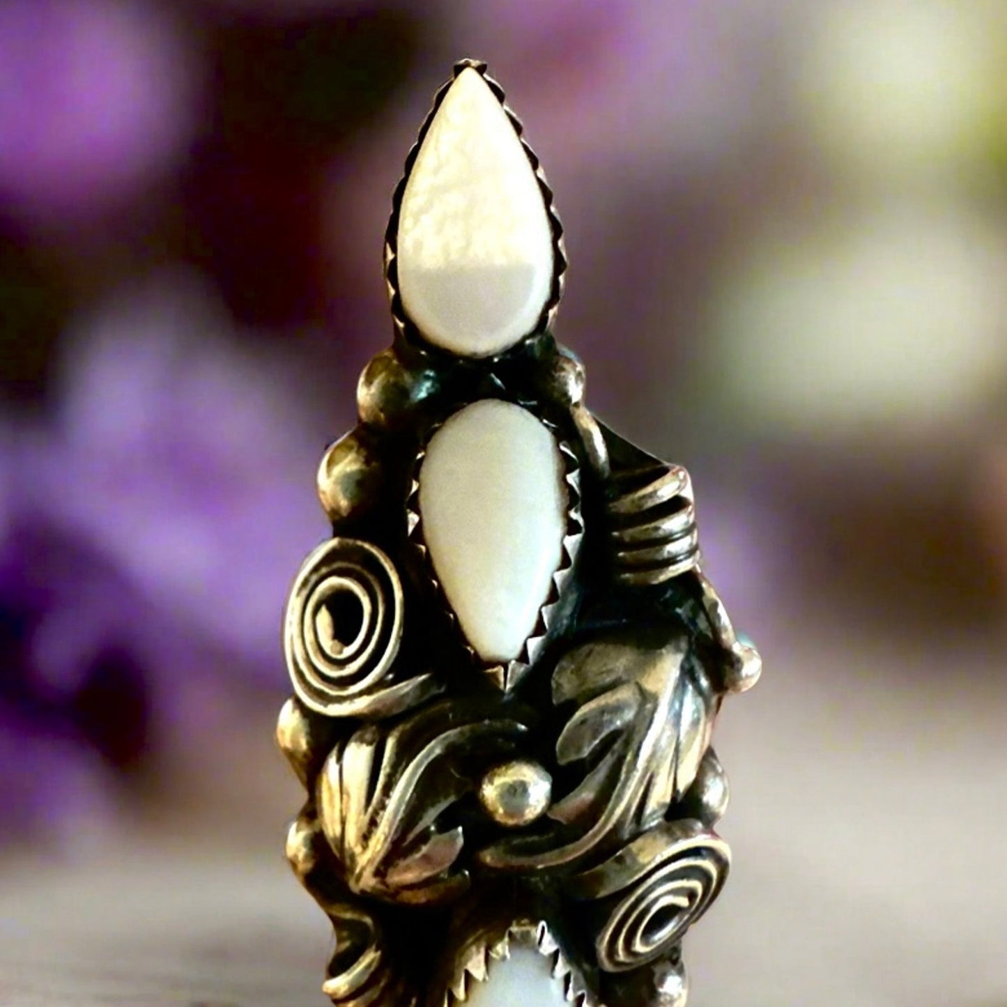 Vintage Native American Long Mother Of Pearl Ring Size 8