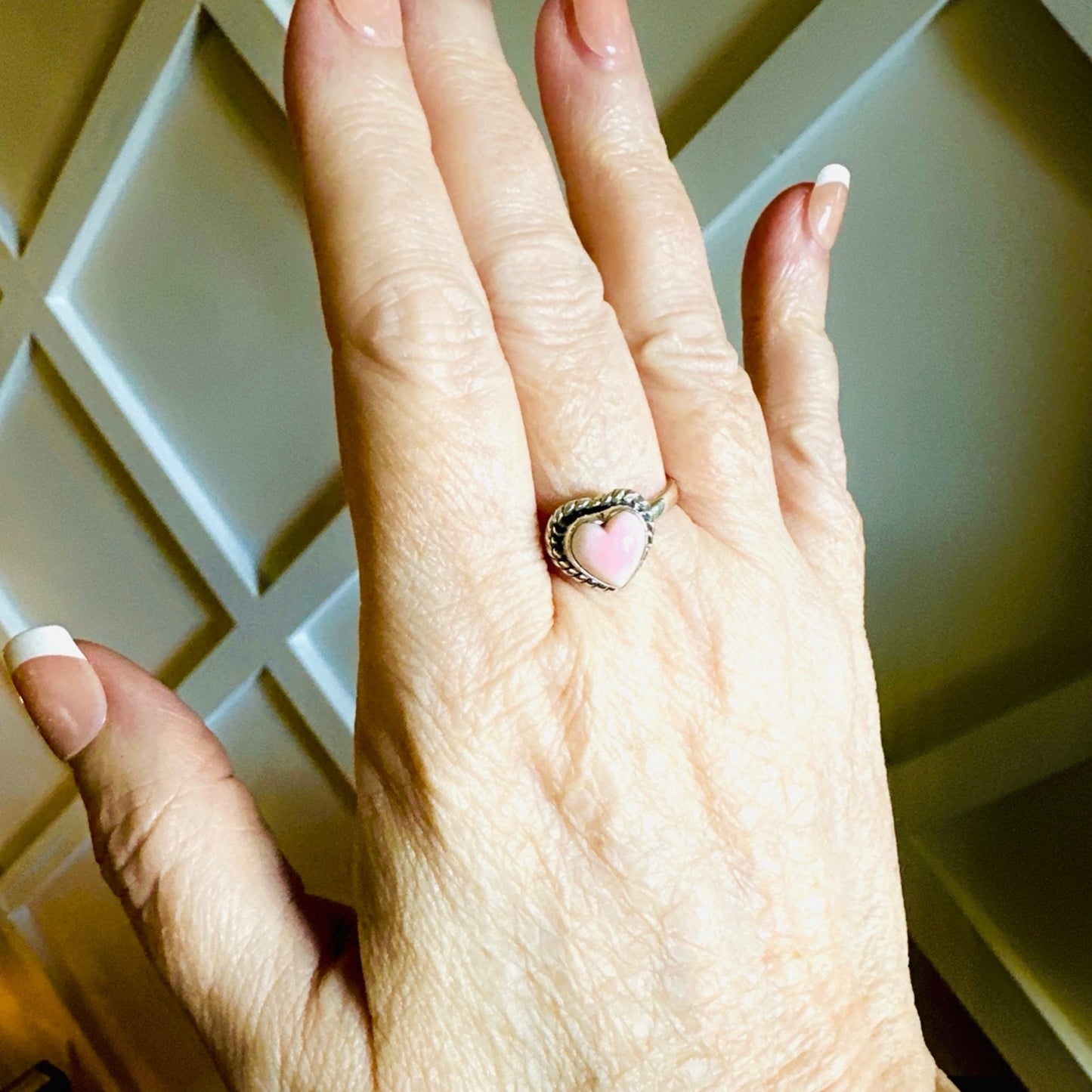 Pink Conch Heart Shaped 925 Sterling Silver Ring Size 10