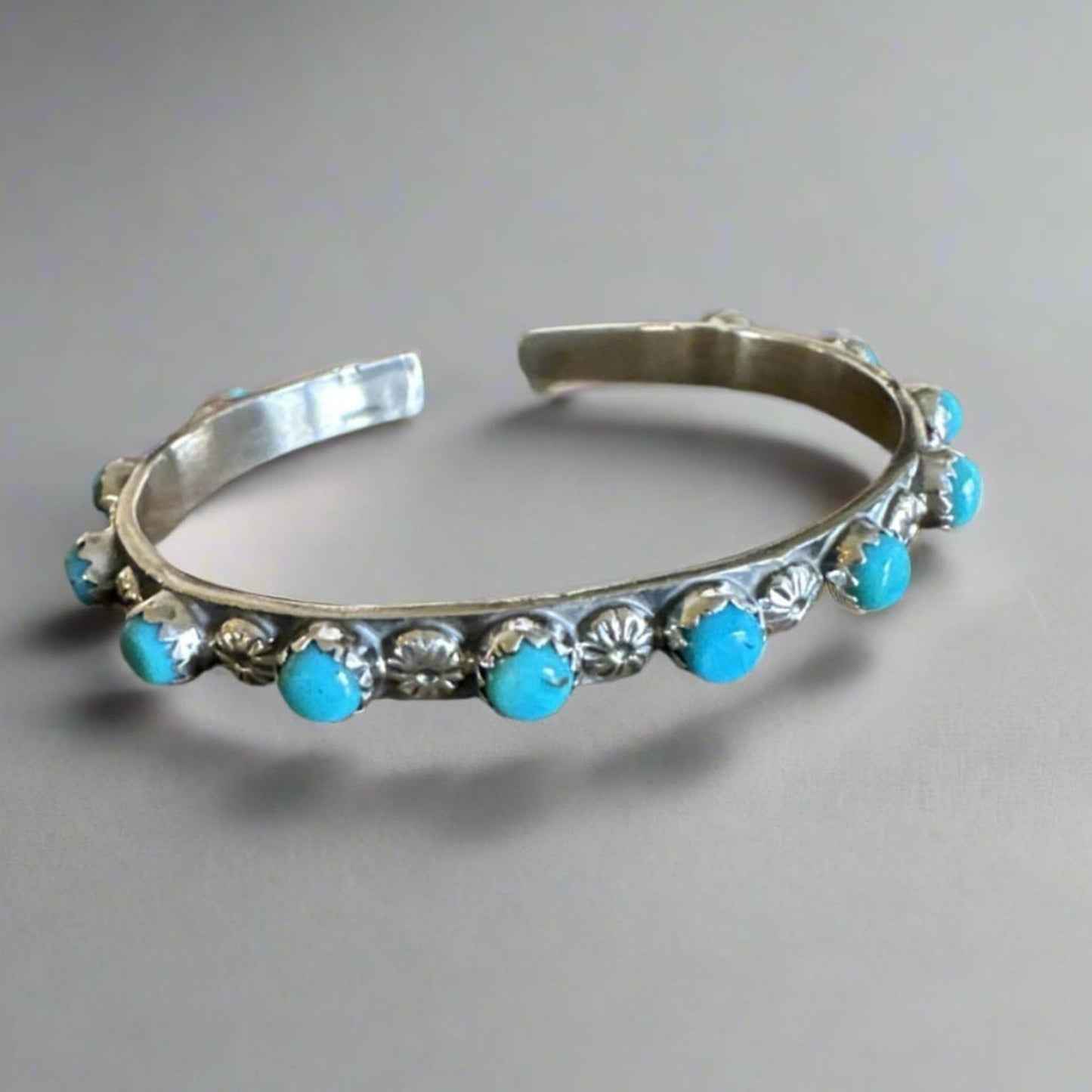 Kingman Turquoise 12 Stone Southwestern Bangle Bracelet Adjustable 6-9”