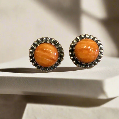 Spiny Oyster SawtoSpiny Oyster Sawtooth Round Stud Earrings .925 Sterling Silver