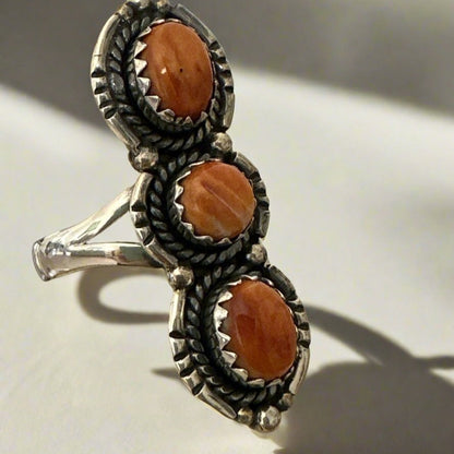 Spiny Oyster Three Stone .925 Sterling Silver Southwestern Ring Size 8.5