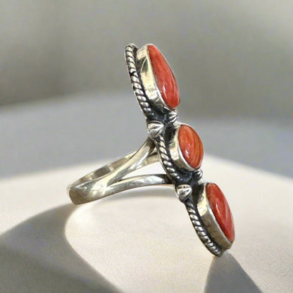 Spiny oyster three stone ring .925 sterling silver size 10