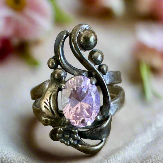 Vintage Native American .925 sterling silver ring pink stone size 5