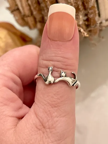 Solid Sterling silver cats ring band