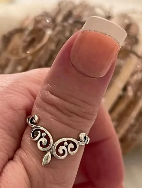Heart Filigree Thumb Ring V Chevron Midi Band 925 Sterling Silver